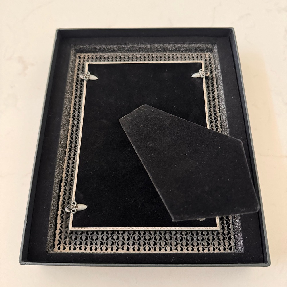 Metal and Rhinestones Photo Frame - Picture 8 of 8